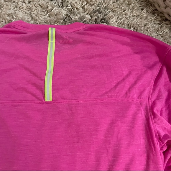 Under Armour Pink Fitted Top size small - Picture 9 of 11